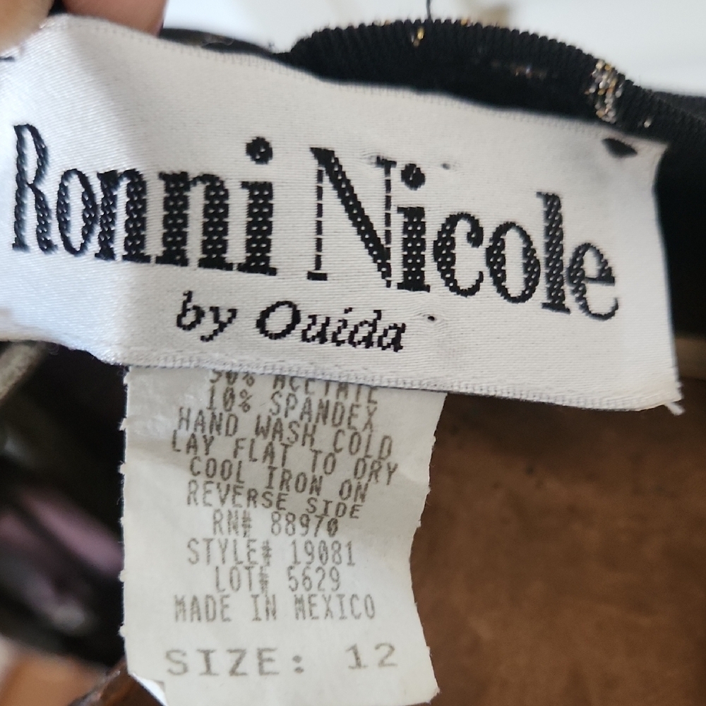Vintage Ronni Nicole Ouida Black and Silver Glitter Vine Sleeveless Formal Gown - Picture 3 of 8